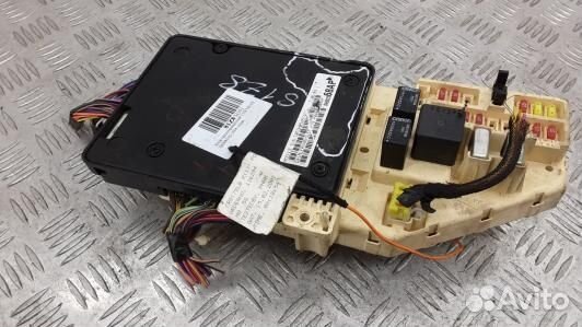 Блок предохранителей chrysler sebring 2 (81Z08M101