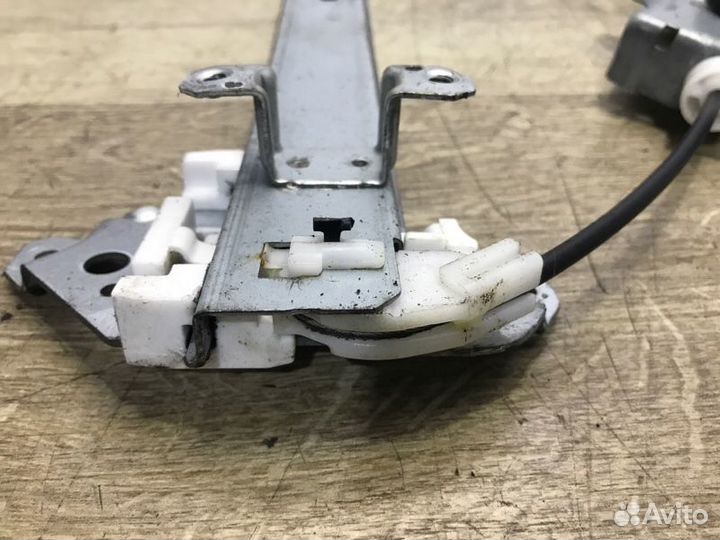 Стеклоподъемник передний левый Nissan Juke 1.6