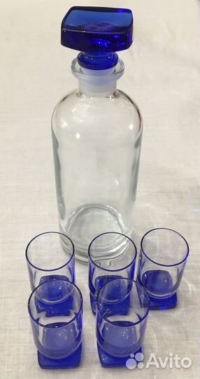 Графин с рюмками