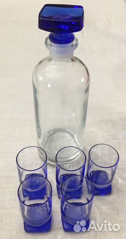 Графин с рюмками