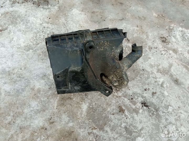 Корпус воздушного фильтра Volvo s60