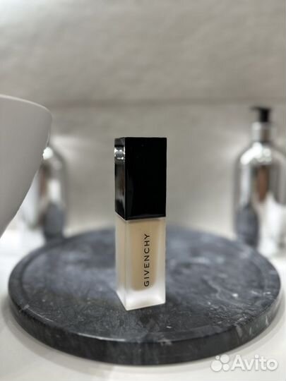 Тональный крем givenchy