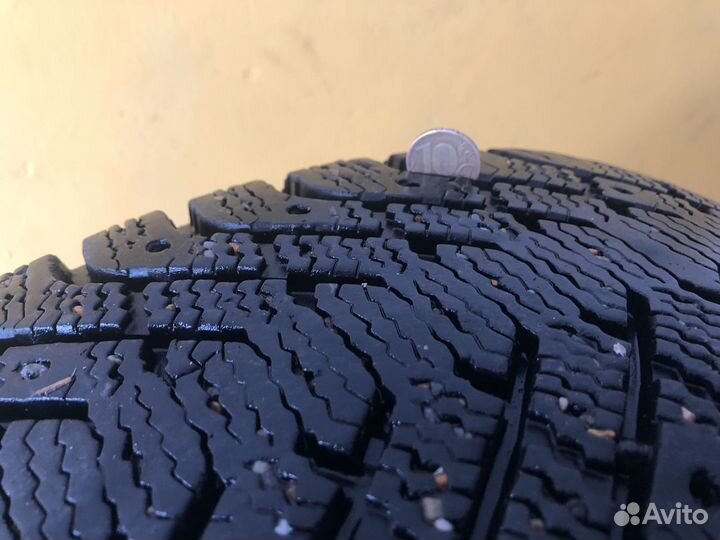 Goodyear UltraGrip 500 225/65 R17