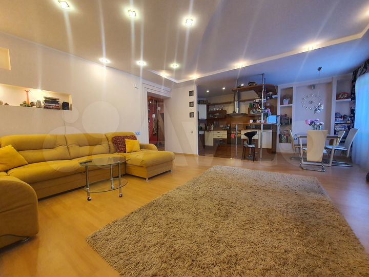 3-к. квартира, 100 м², 2/9 эт.