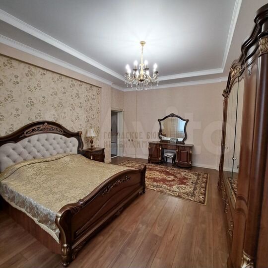 Дом 185 м² на участке 6 сот.