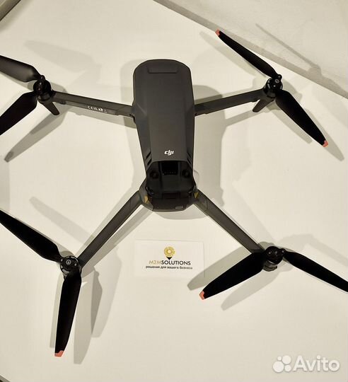 Квадрокоптер DJI Mavic 3