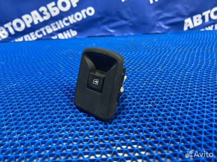 Кнопка стеклоподъемника Renault Sandero кроссовер