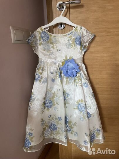 Платье праздничное