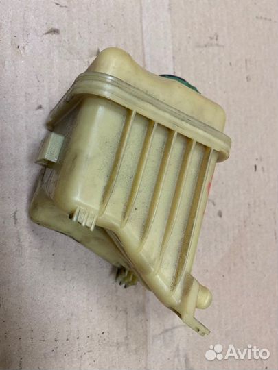 Бачок гидроусилителя руля Volkswagen Touareg 7L