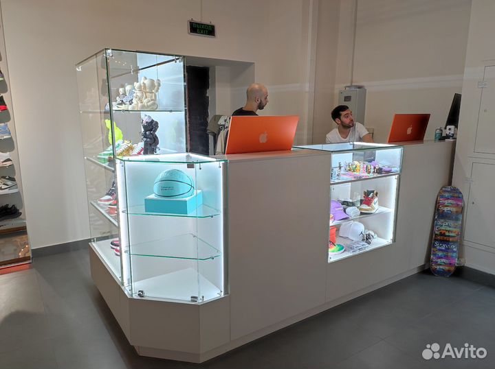 Торговые витрины для ТЦ