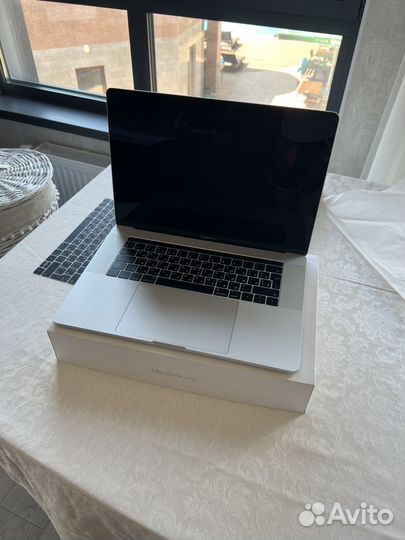Apple Macbook Pro 15 (A1707) 2016 (2тб) Идеал б.у