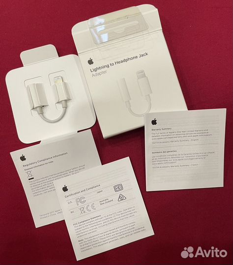 Адаптер Apple lightning to Headphone Jack