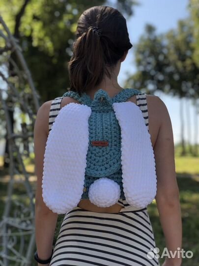 Детский вязаный рюкзачок из трикотажной пряжи