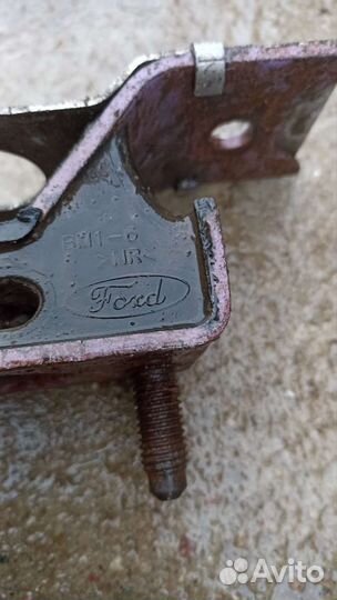 Ford Explorer подушка АКПП