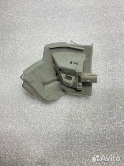 Повторитель поворота передний левый Toyota Camry