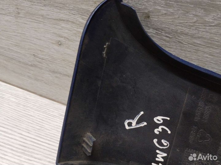 Накладка под фонарь Mercedes Vito