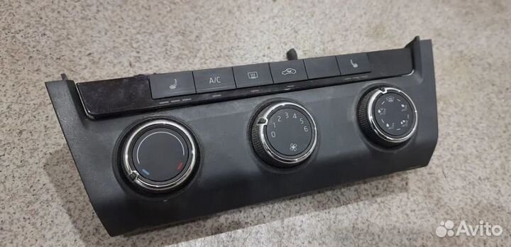 Блок управления отопителем Skoda Octavia A7