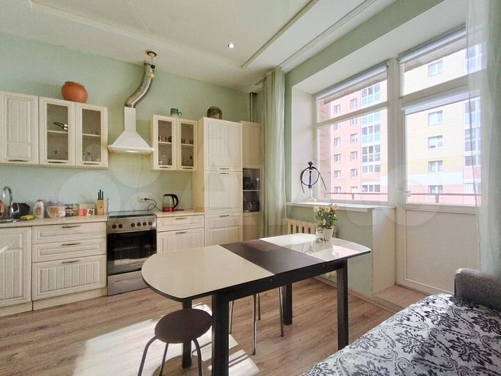 2-к. квартира, 73,2 м², 2/4 эт.