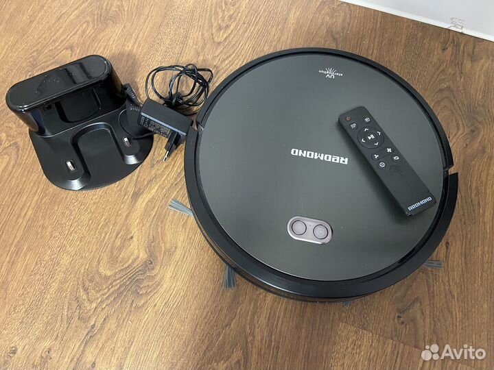 Робот пылесос Redmond rv r650s