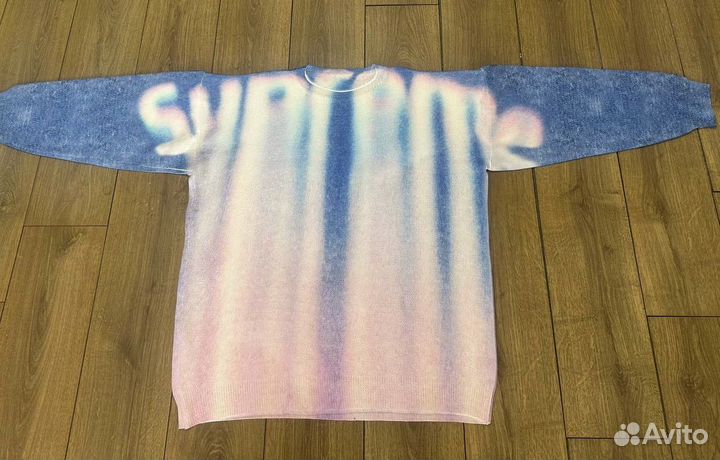 Свитер Supreme Blurred Logo