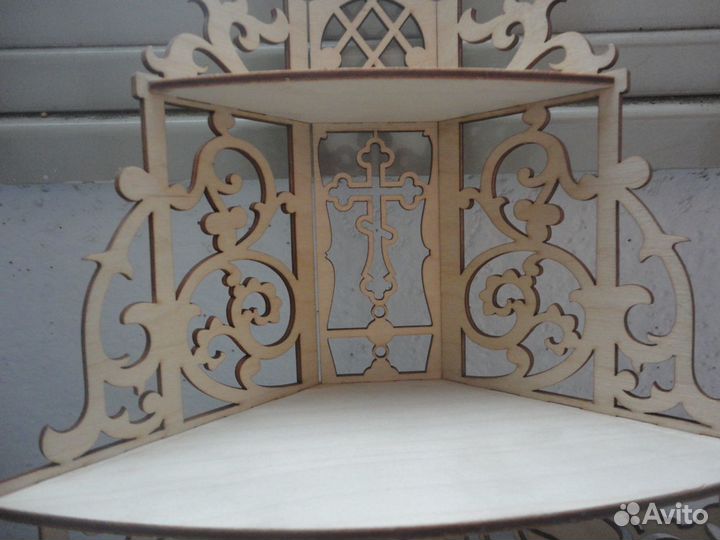 Угловая полка для икон 29,5см