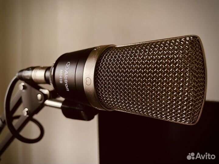 Студийный конденсаторный микрофон Alctron MC410