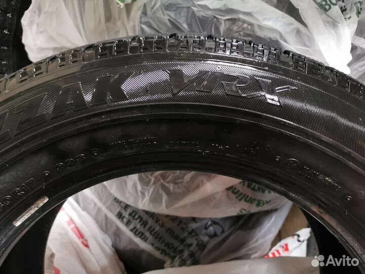 Bridgestone Blizzak VRX 225/60 R17 99S