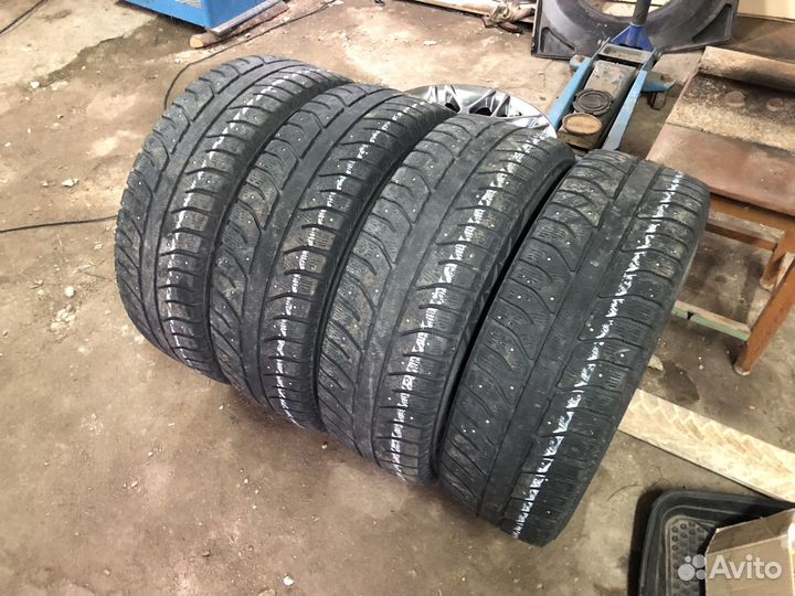 Bridgestone Ice Cruiser 7000 195/65 R15 91T