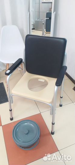 Стул-кресло С санитарным оснащением