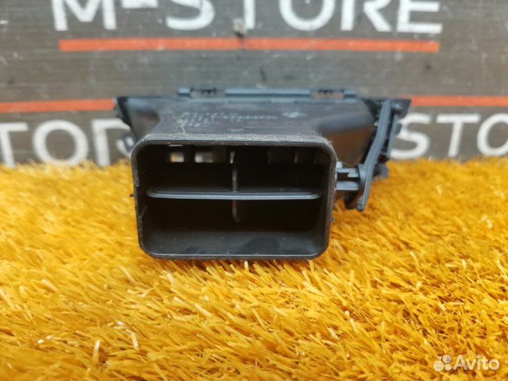 Дефлектор воздушный передний правый Bmw 3-Series