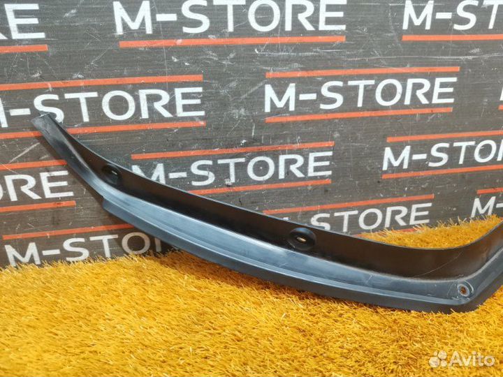 Водосток багажника правый Mercedes-Benz C-Class