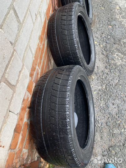 Bridgestone Blizzak VRX 225/50 R17