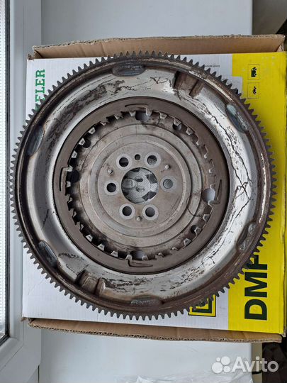 Продам маховик 04E105266 по LUK 415 0768 09