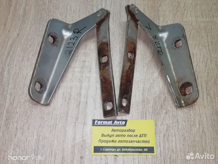 Петля капота Chevrolet Niva 2123