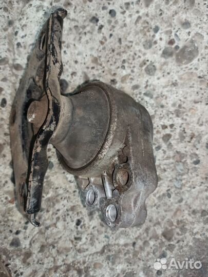 Подушка двигателя Ford Fiesta