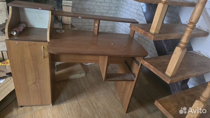 Стол письменный школьный