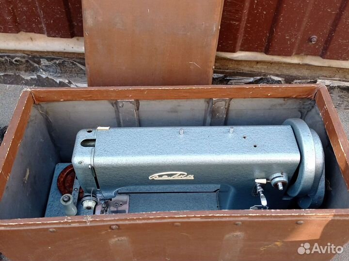 Швейная машинка