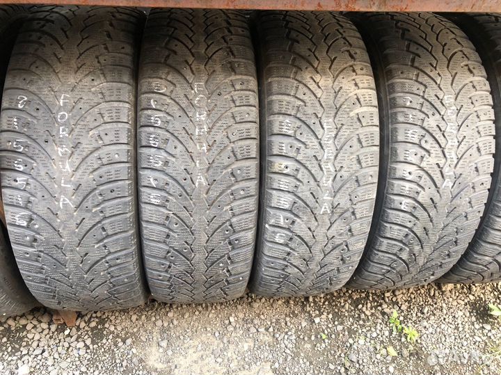 Pirelli Formula Ice 215/65 R16 98T