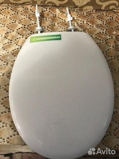 Крышка с сиденьем для унитаза