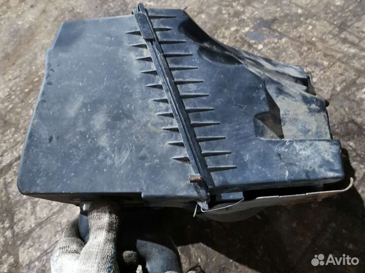 Корпус воздушного фильтра Audi A6 C6 2.0l BPJ