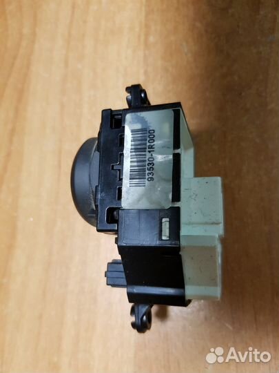 Блок управления зеркалами Hyundai Solaris