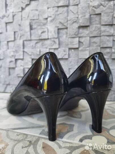 Туфли женские натуральная кожа лакированые,р. 39