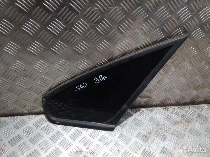 Стекло S40 (04-12) зад R глухое на кузов б\у (арт. 8650441)
