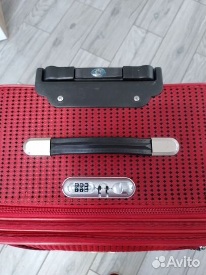 Чемодан на колесах большой