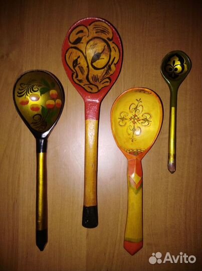 Поднос. Банки под сыпучее.Ложки. Хохлома