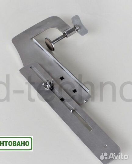 Струбцина крепления датчика эхолота
