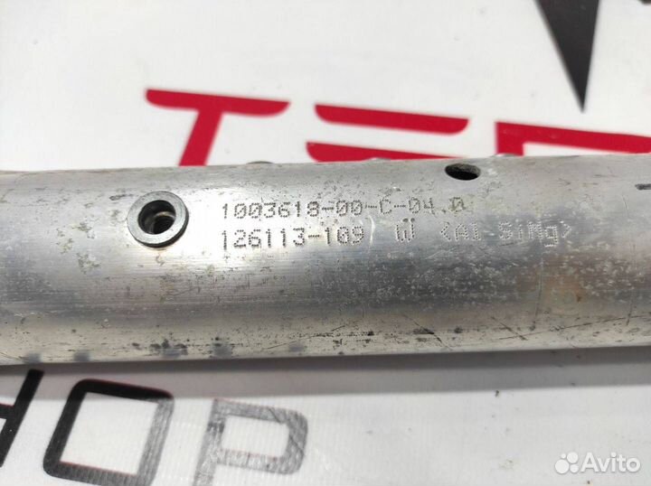 Распорка стоек Tesla Model S 2013 1007924-00-C