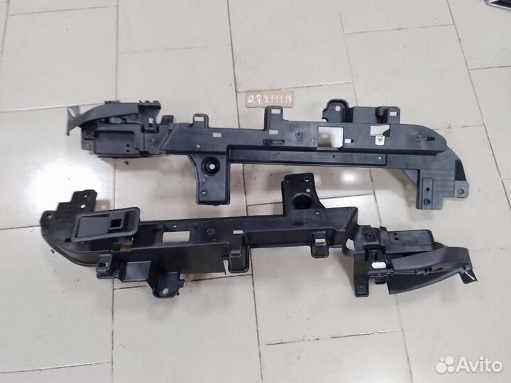 Кронштейн обшивки багажника f-pace