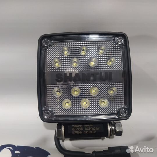 Фара передняя LED квадратная SD17-B3