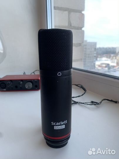 Внешняя звуковая карта Focusrite и микрофон